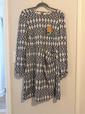Boden Navy and White Geometric Print Dress